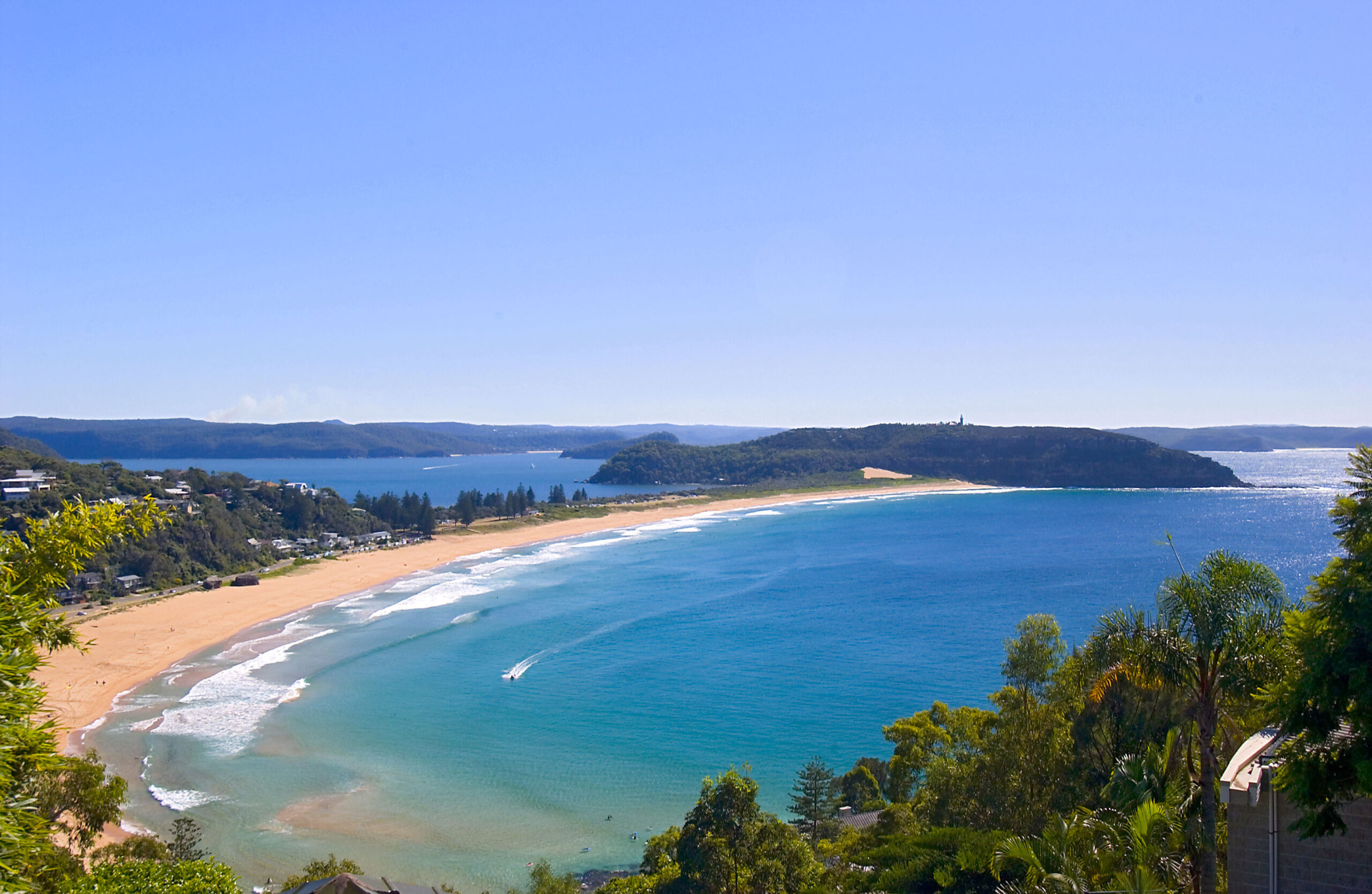 Palm Beach Sydney — beautiful coastal beach location of Summer Bay and Home and Away filming