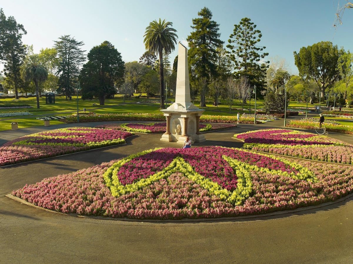 Garden beds and lawns at Queens Park, a short walk from Toowoomba's cafe precinct